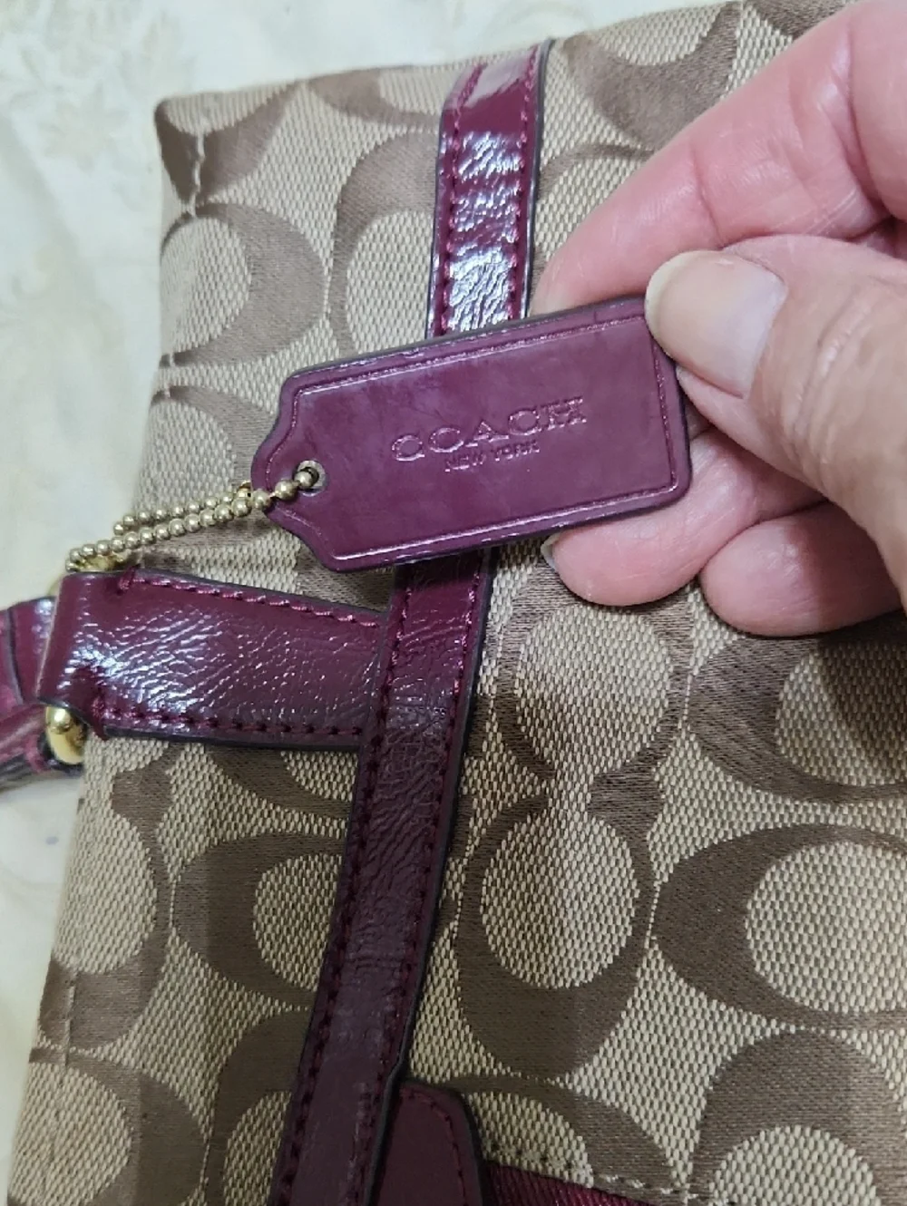 Coach Signature VINTAGE Tote with Burgundy Trim and Beige Jacquard - Picture 16 of 16